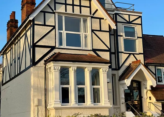Gidea Park Hotel