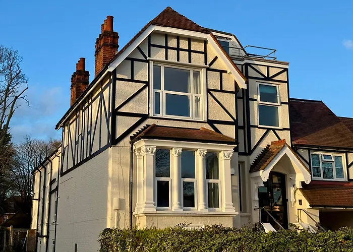 Gidea Park Hotel