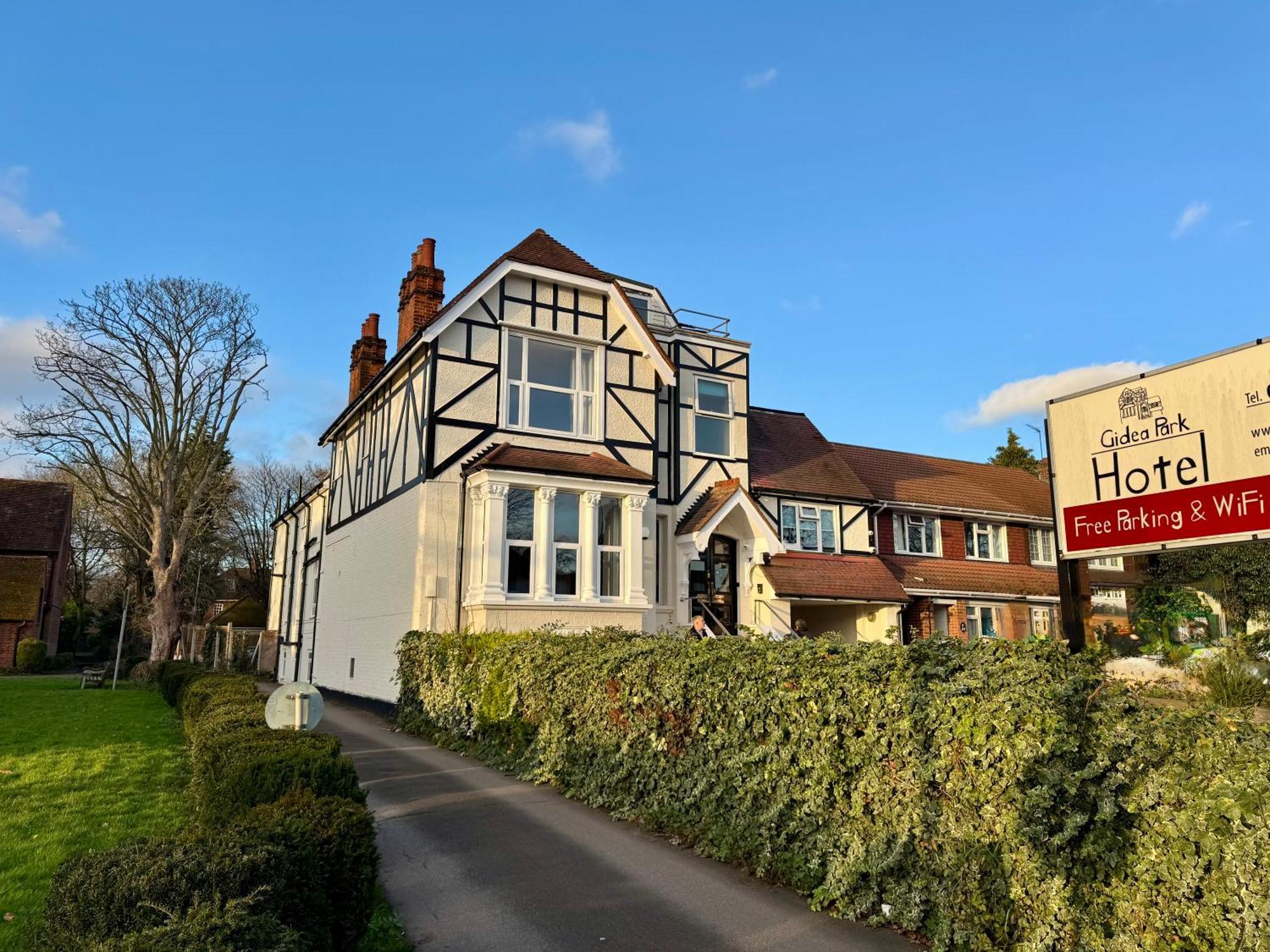 Gidea Park Hotel 3*