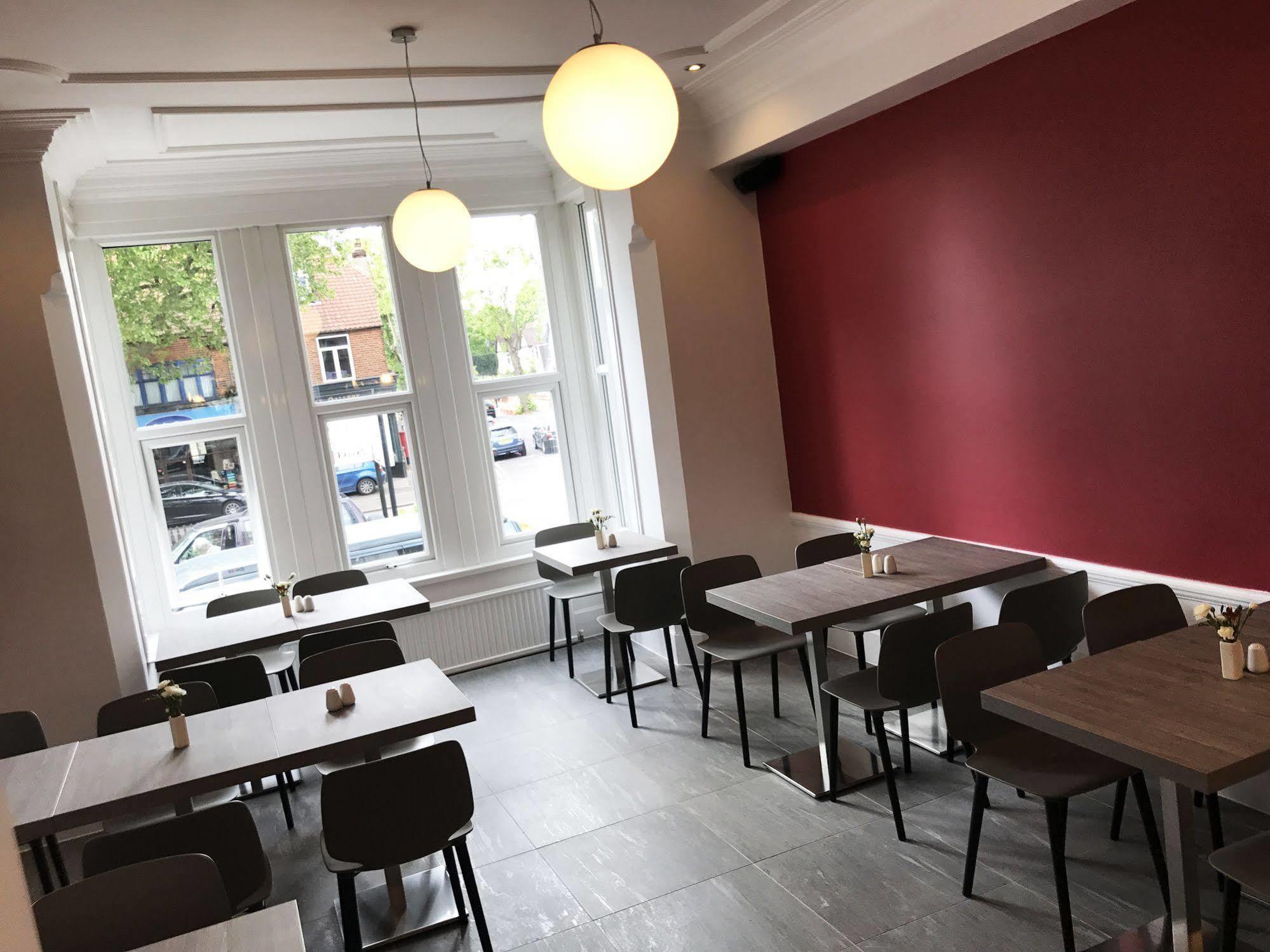 Gidea Park Hotel 3*