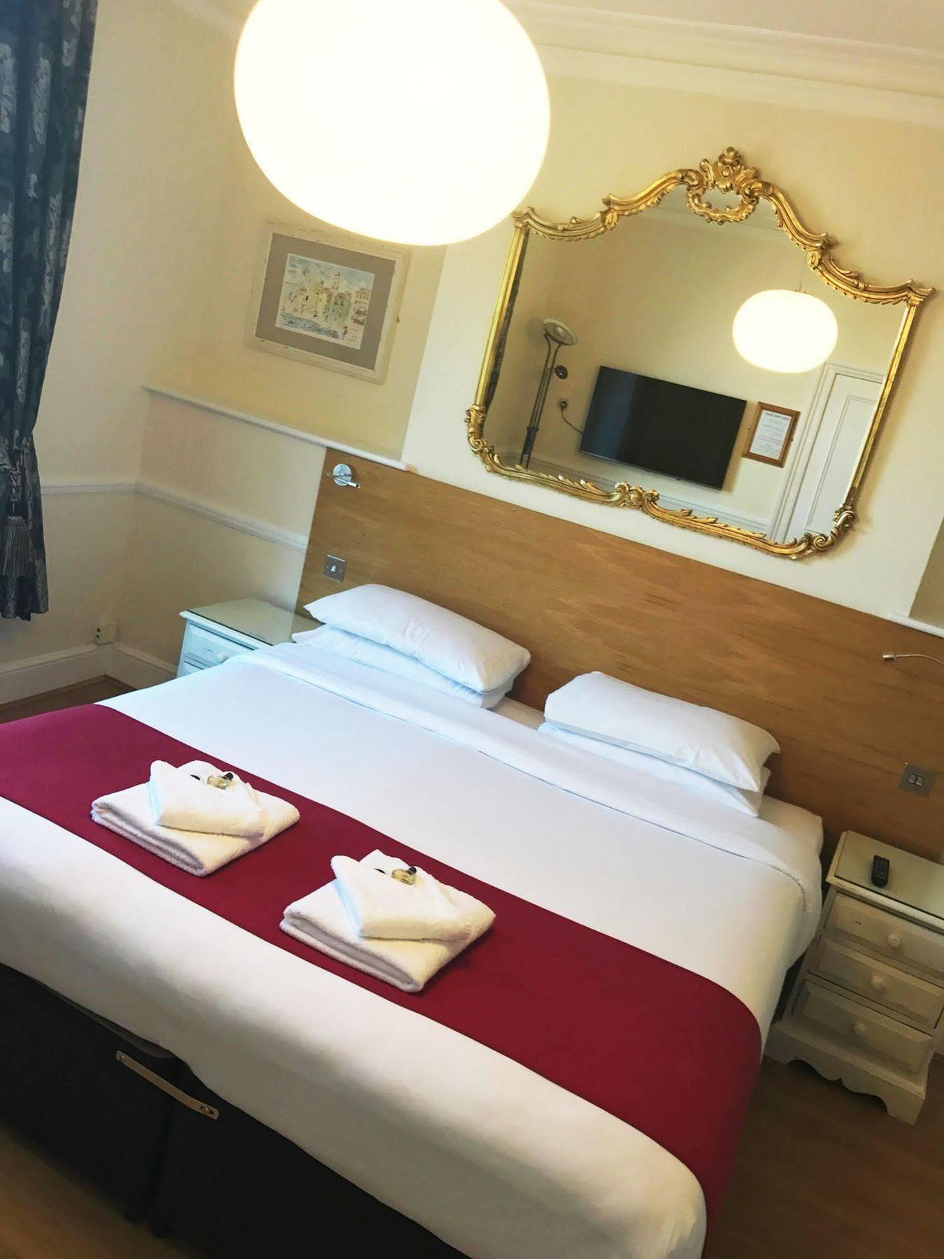 Gidea Park Hotel